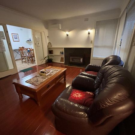 Sunny House - Melbourne Airport Home ภายนอก รูปภาพ