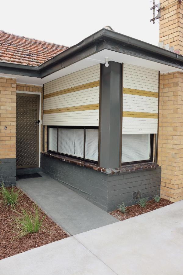 Sunny House - Melbourne Airport Home ภายนอก รูปภาพ