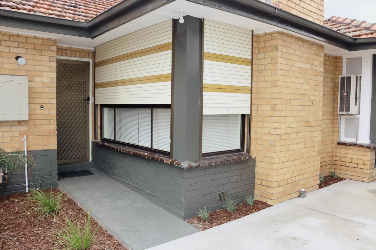 Sunny House - Melbourne Airport Home ภายนอก รูปภาพ