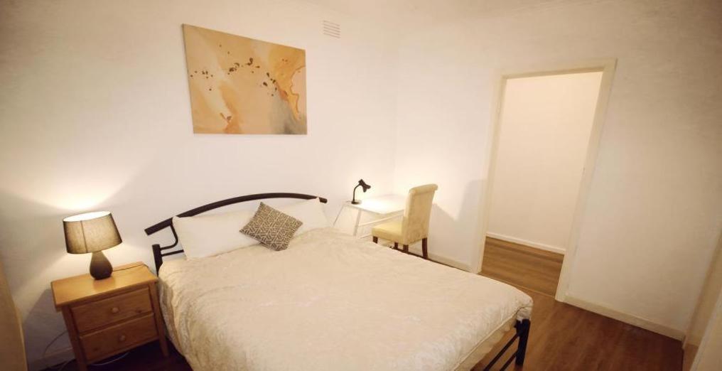 Sunny House - Melbourne Airport Home ภายนอก รูปภาพ